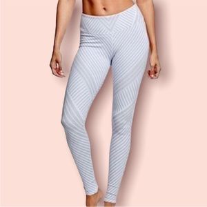 Alo Yoga Gray White Striped Leggings xs workout pants stretchy cute comfortable